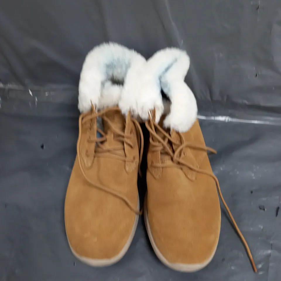PAIR OF WOMENS SKECHERS GO WALK BOOTS SIZE 6