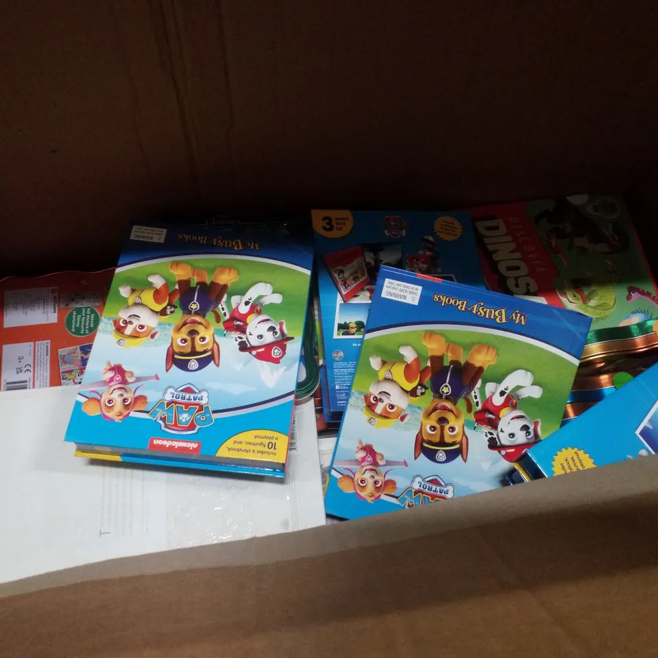 PALLET CONTAINING ASSORTED CHILDRENS BOOKS & ACTIVITIES INCLUDING PEPPA PIG ELECTRONIC LOOK AND FIND READER, DISCOVER DINOSAURS, HARRY POTTER PAGE TO SCREEN, HARRY POTTER GUIDE TO DIAGON ALLEY & BLUEY