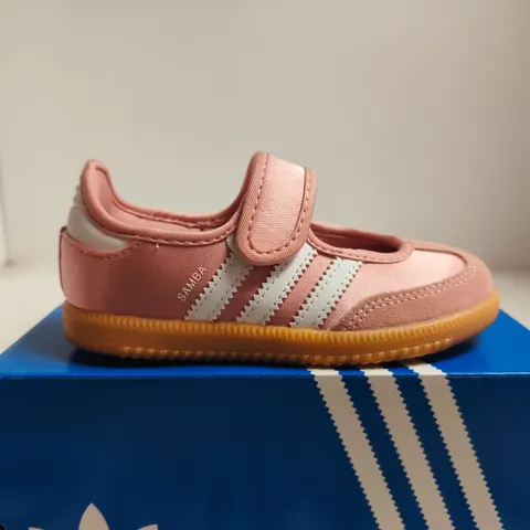BOXED PAIR OF ADIDAS SAMBA JANE I KIDS' VELCRO TRAINERS – UK SIZE 8K