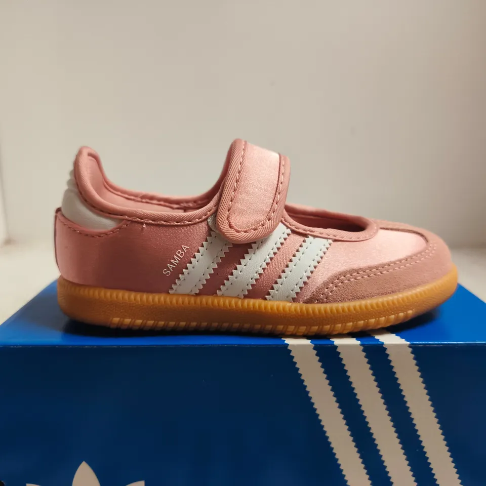 BOXED PAIR OF ADIDAS SAMBA JANE I KIDS' VELCRO TRAINERS – UK SIZE 8K