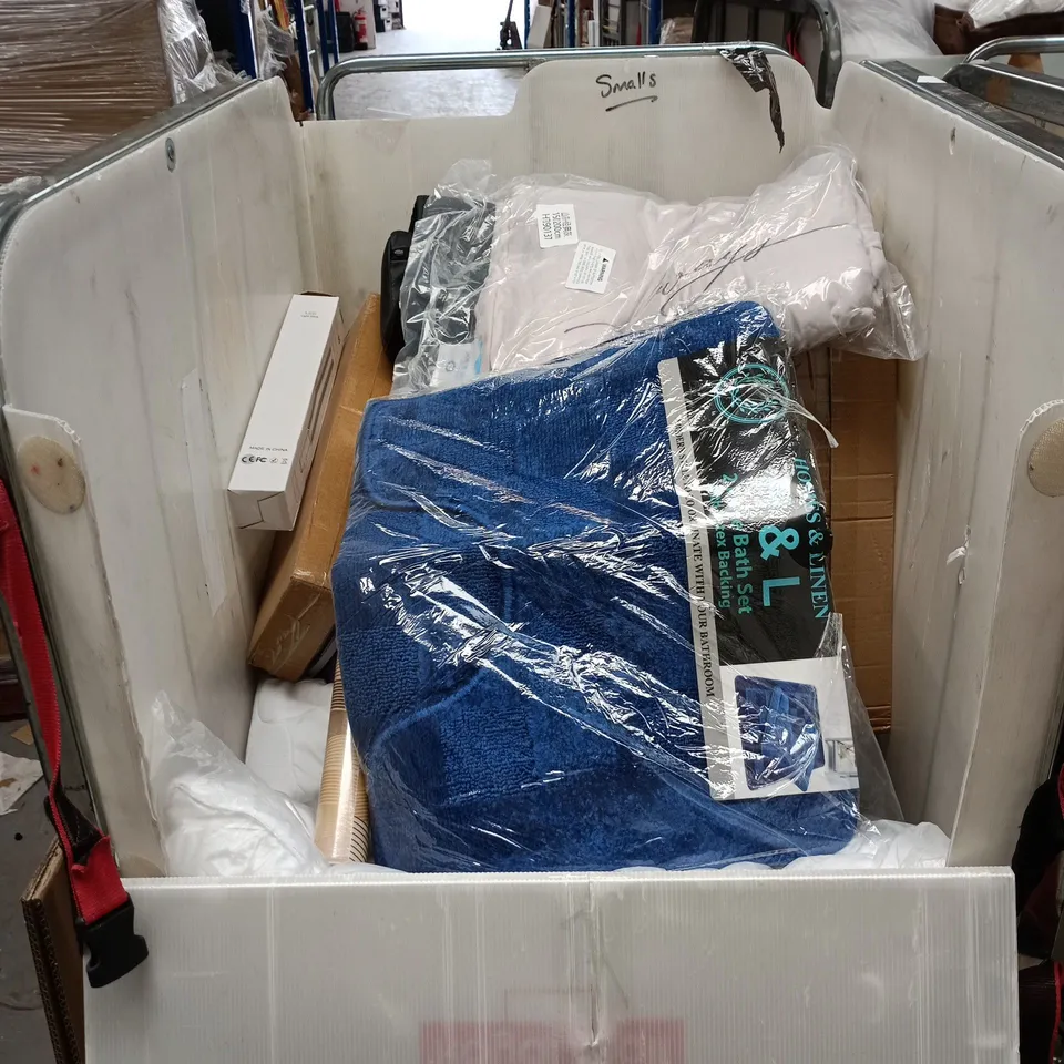 CAGE OF APPROXIMATELY 15 ASSORTED ITEMS TO INCLUDE 2 PIECE BATH SET, PILLOW, LED LIGHT STICK ETC