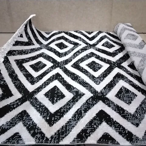 BRAND NEW PACO HOME BLACK-WHITE RUG SIZE 80CM X 150CM