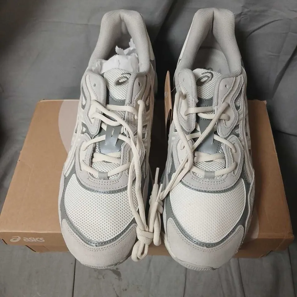 ASICS GEL-NYC SNEAKERS – CREAM/OYSTER GREY, UK 12 (US 13)