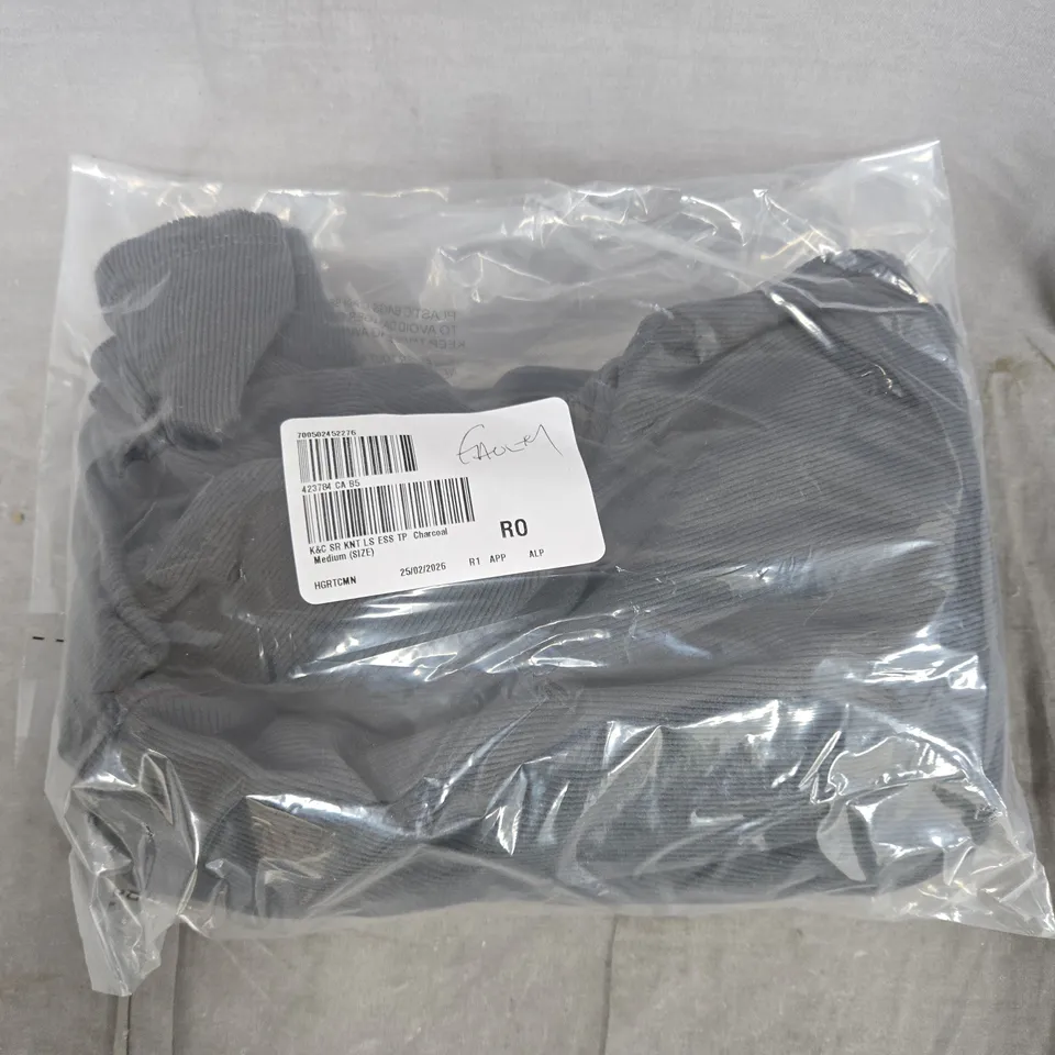 BAGGED KIM & CO SOFT RIB KNIT LONG SLEEVE ESSENTIAL TOP IN CHARCOAL SIZE MEDIUM