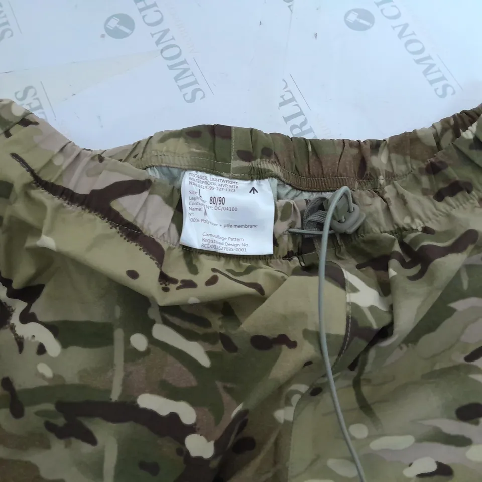 LIGHTWEIGHT WATERPROOF CAMO TROUSERS - L 80/90