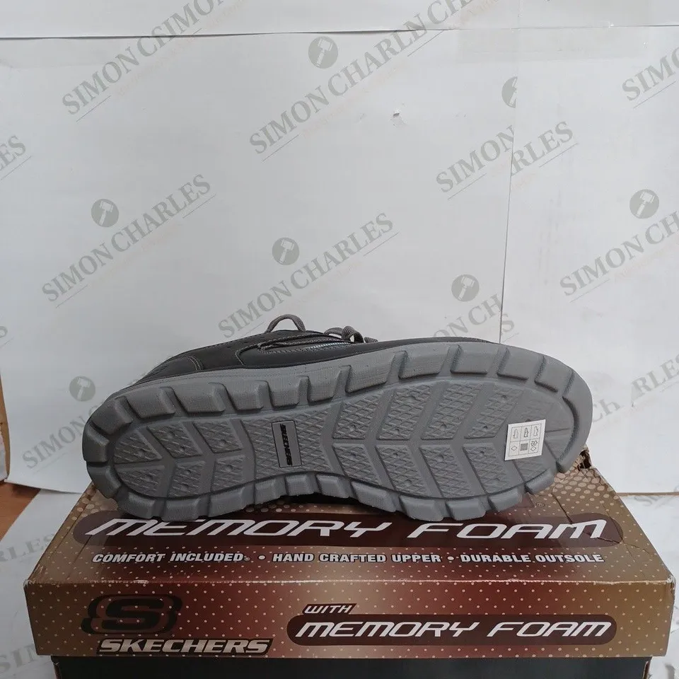 SKETCHERS RUNAWAY PIERCE SHOES IN CHARCOAL - UK 11