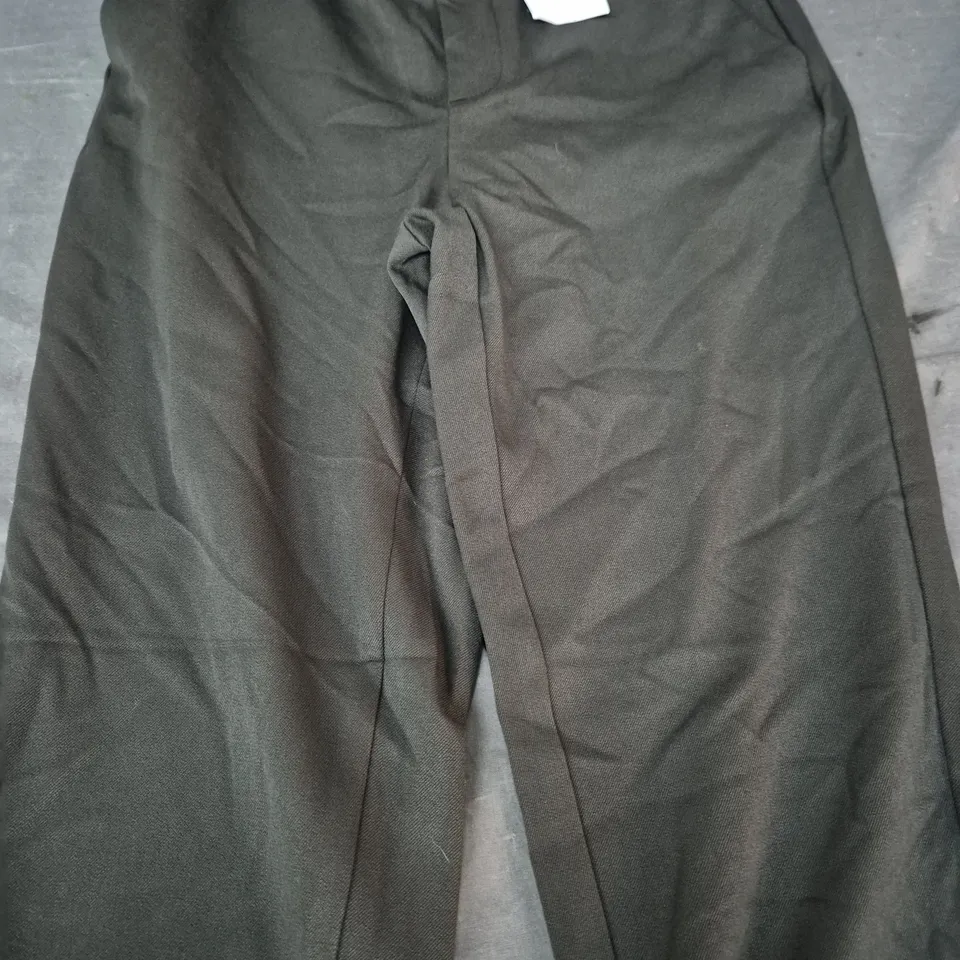 VERO MODA VMMAYA PANTS IN DARK GREEN SIZE SMALL (UK 8)