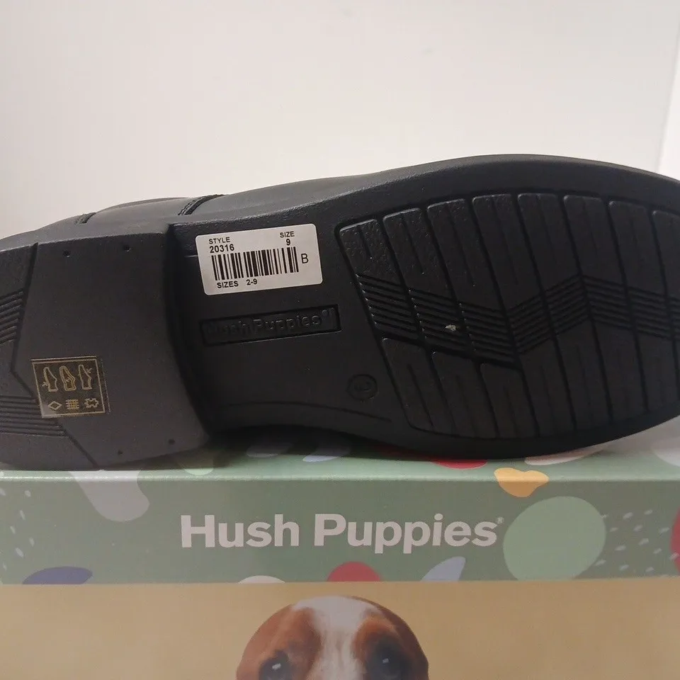 BOXED PAIR OF  HUSH PUPPIES BLACK LEATHER OXFORD SHOES - UK 9