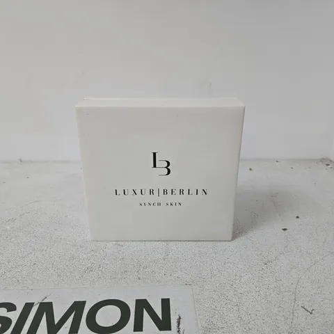 LUXUR BERLIN SYNCH SKIN SET