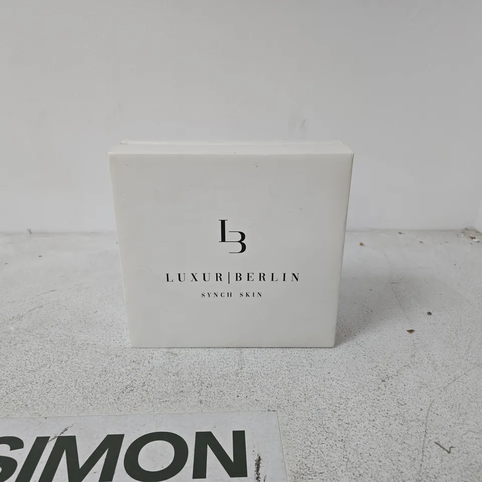 LUXUR BERLIN SYNCH SKIN SET