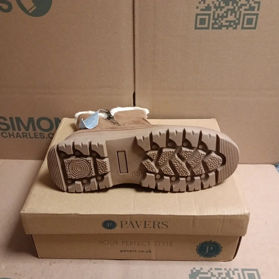 BOXED PAIR OF PAVERS ZIP ANKLE BOOTS IN TAN - 4