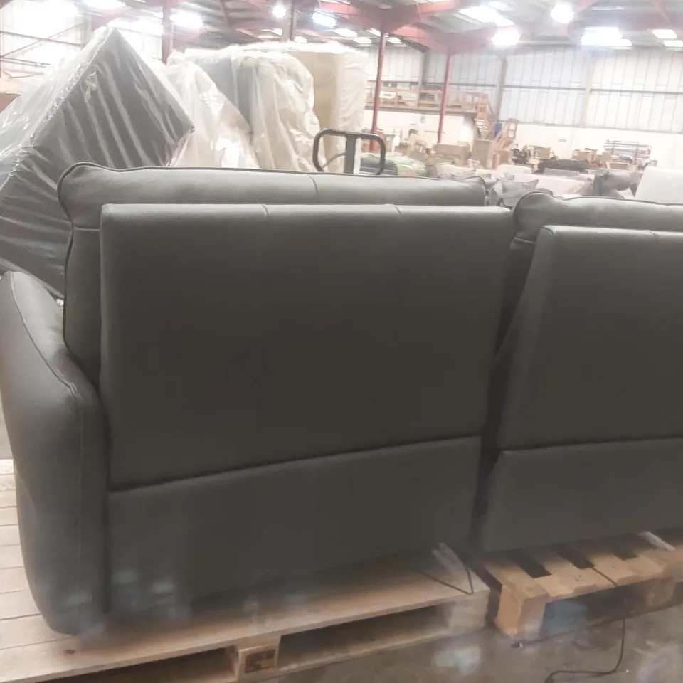 QUALITY DESIGNER ITALIAN MADE LEATHER UPHOLSTERED RIVA ELECTRIC 4-SEATER SOFA
