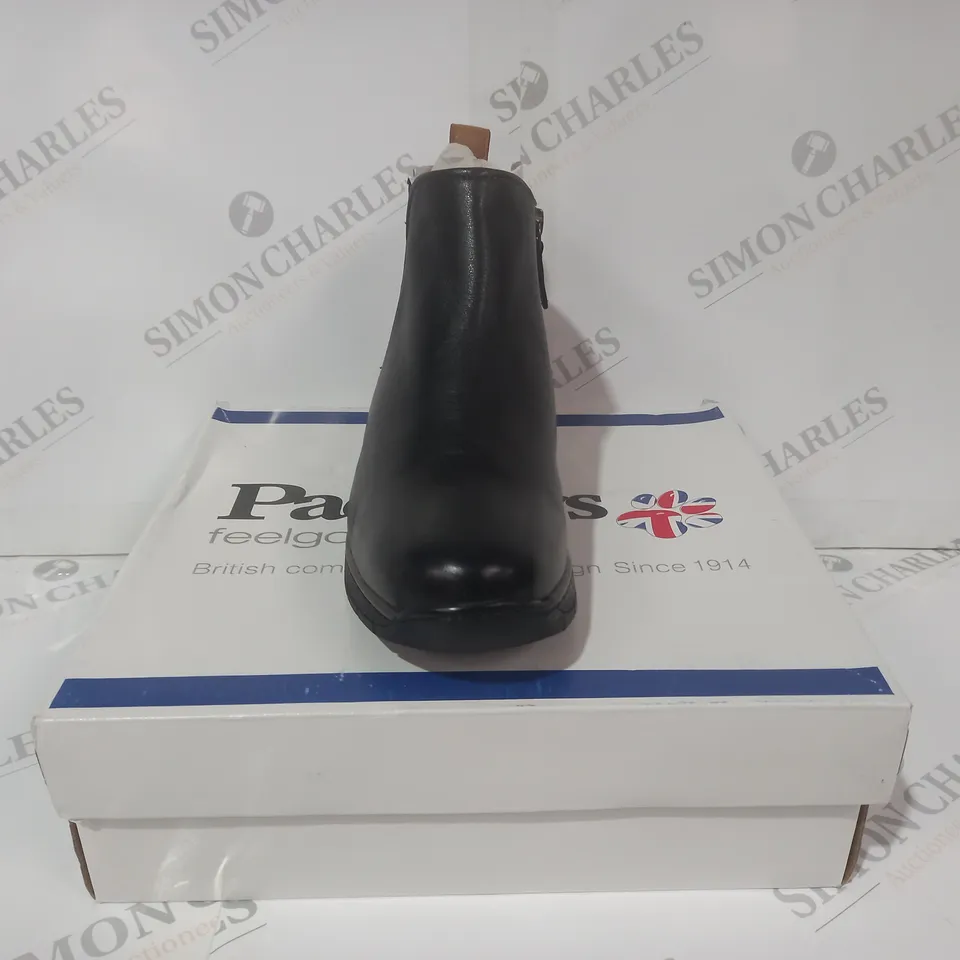 BOXED PAIR OF PADDERS ROWAN LEATHER SHOES IN BLACK EU SIZE 37