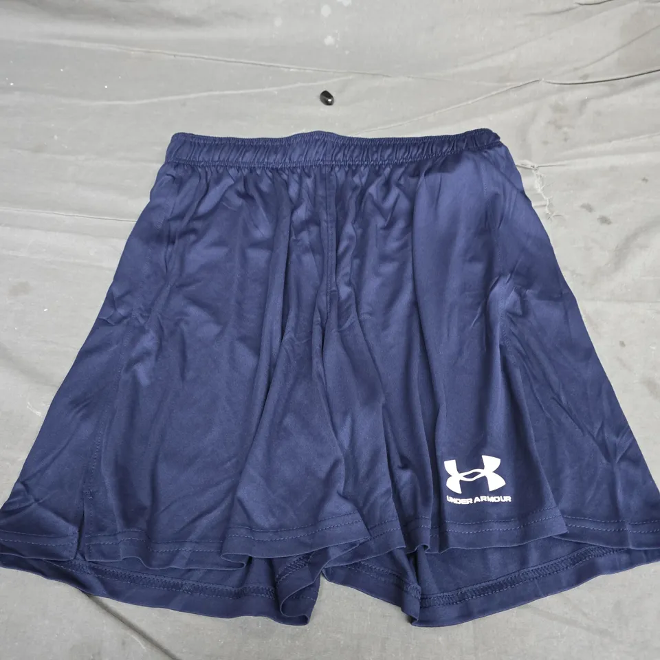 UNDER ARMOUR CASUAL SHORTS IN NAVY - LARGE