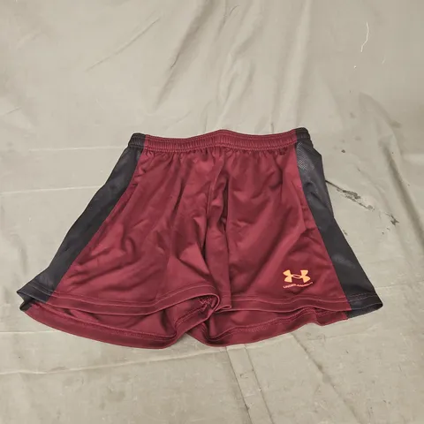UNDER ARMOUR SHORTS IN BURGUNDY MULTI SIZE XS