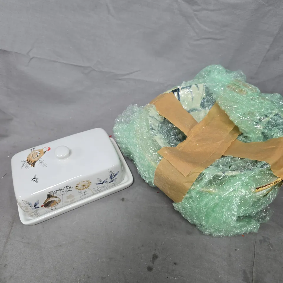 APPROXIMATELY 5 ASSORTED HOUSEHOLD PRODUCTS TO INCLUDE BUTTER DISH, BOWL SET, TEA SET ETC 