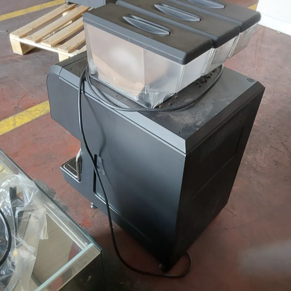 EVOCA KALEA PLUS COMMERCIAL COFFEE MACHINE WITH VITRIFRIGO MILK CHILLER