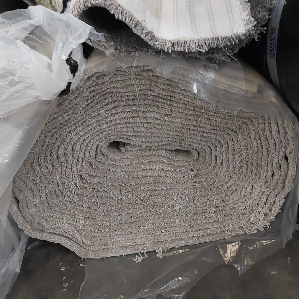 ROLL OF QUALITY KESARI TWINBACK DESERT SANDS CARPET // SIZE: APPROX. 4 X 25m