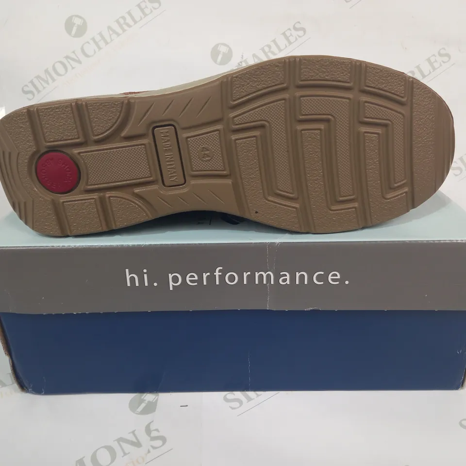 BOXED PAIR OF IMAC LEATHER LACE UP SHOES IN TAN EU SIZE 44