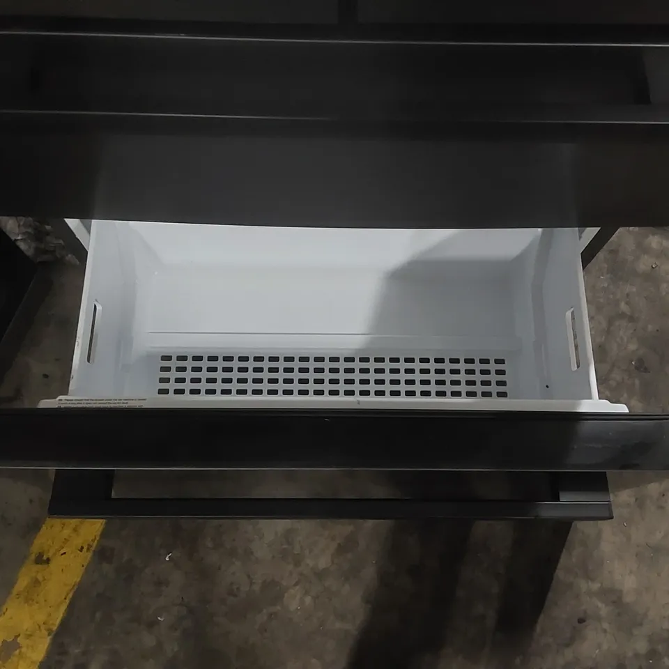 BEKO PRO HARVESTFRESH G84605NE
FRIDGE FREEZER - BLACK STEEL