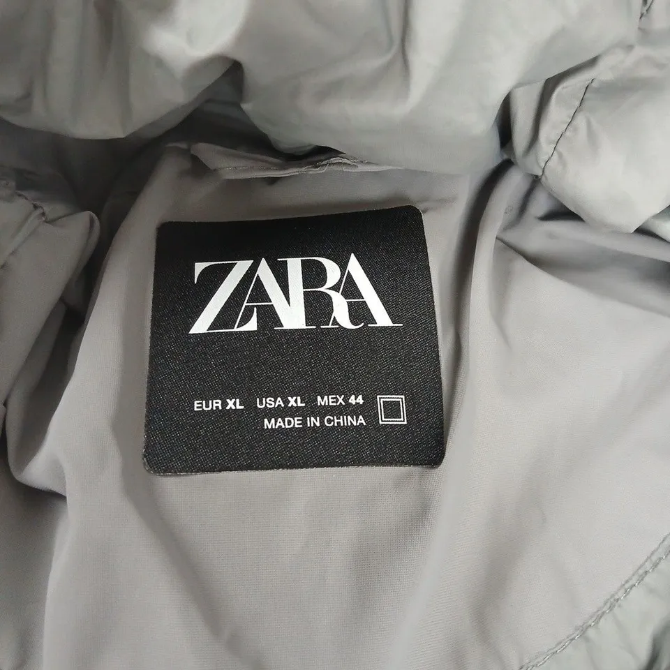 ZARA GREY PUFFER COAT WITH HOOD – UK 16 (EU 44)