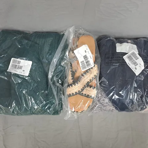 BOX OF APPROXIMATELY 10 ASSORTED HOUSEHOLD AND FASHION ITEMS IN VARIOUS STYLES, SIZES, AND COLOURS - COLLECTION ONLY