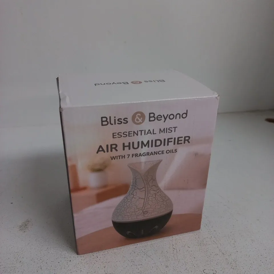 BLISS & BEYOND ESSENTIAL MIST AIR HUMIDIFIER – BOXED WITH 7 FRAGRANCE OILS