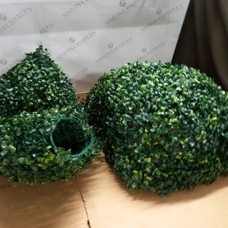 LOT OF 2 ARTIFICIAL FOLIAGE DOMES 