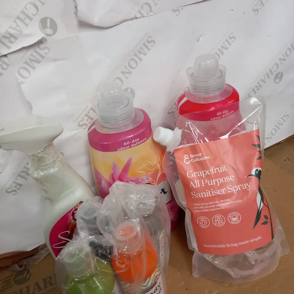 LOT OF ASSORTED HOUSEHOLD CLEANING PRODUCTS 