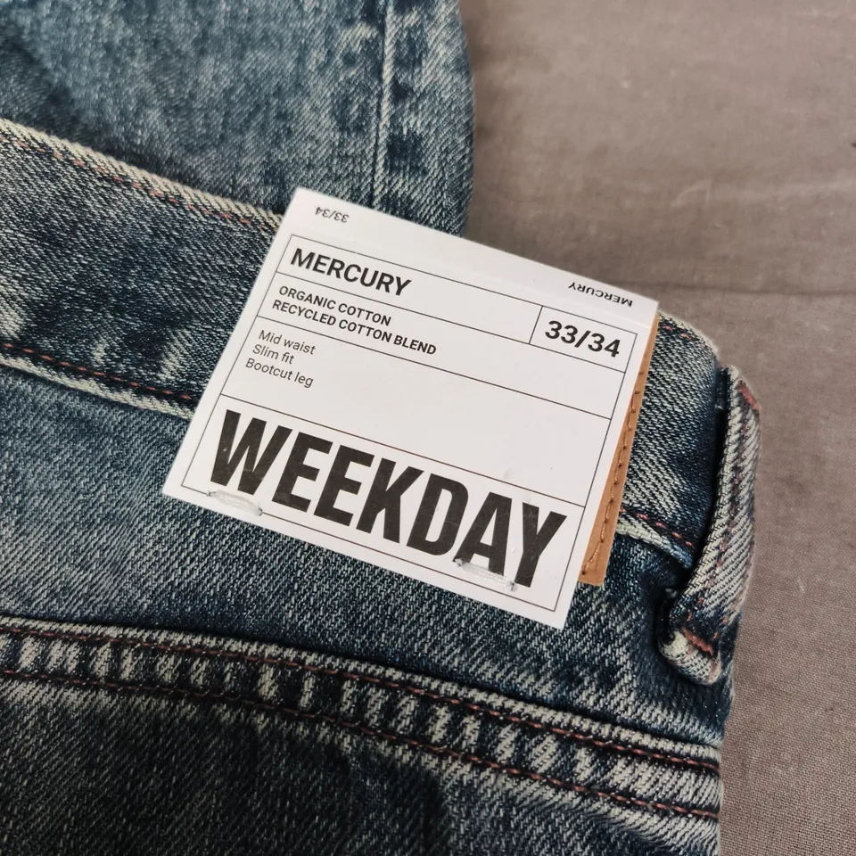 WEEKDAY MERCURY JEANS – MID WAIST, SLIM FIT, BOOTCUT LEG; SIZE 33/34