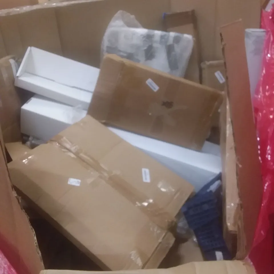 PALLET OF ASSORTED HOUSEHOLD PRODUCTS AND ITEMS, INCLUDING; BED GUARD, OFFICE CHAIR, CHRISTMAS TREE, TOILET SEAT, BOXED FURNITURE ETC 