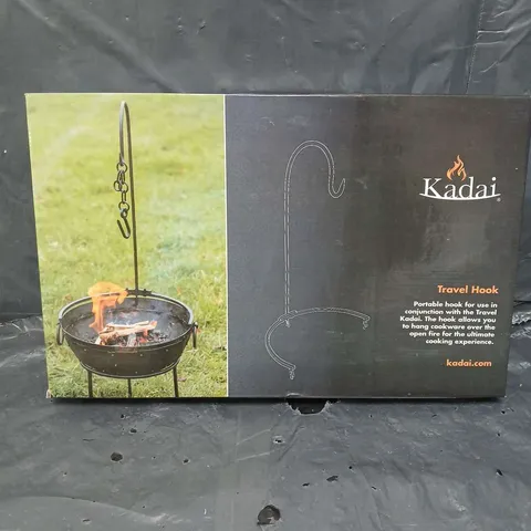 BOXED KADAI TRAVEL HOOK 