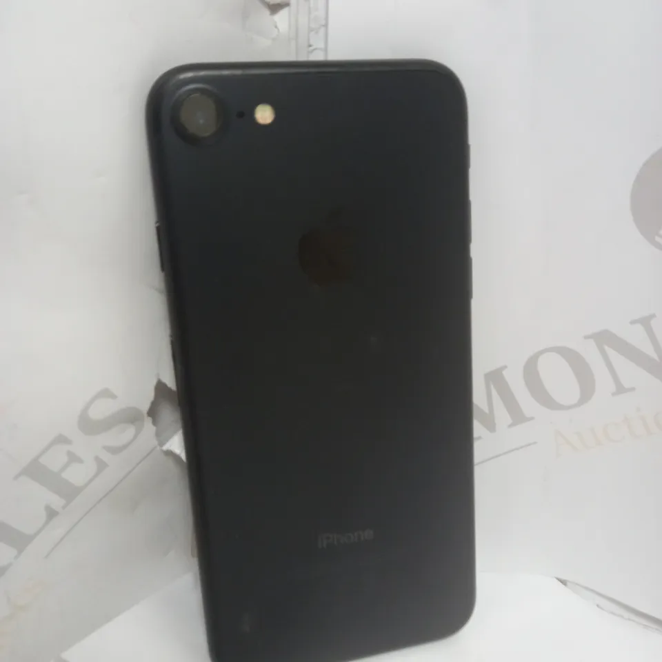 APPLE IPHONE 7 (A1778) SMARTPHONE
