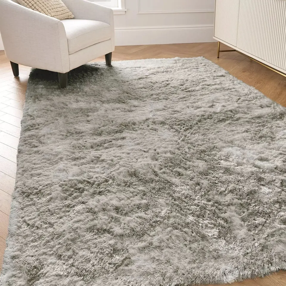 GLAMOUR SHAGGY RUG IN GREY - 160 X 230CM - COLLECTION ONLY 