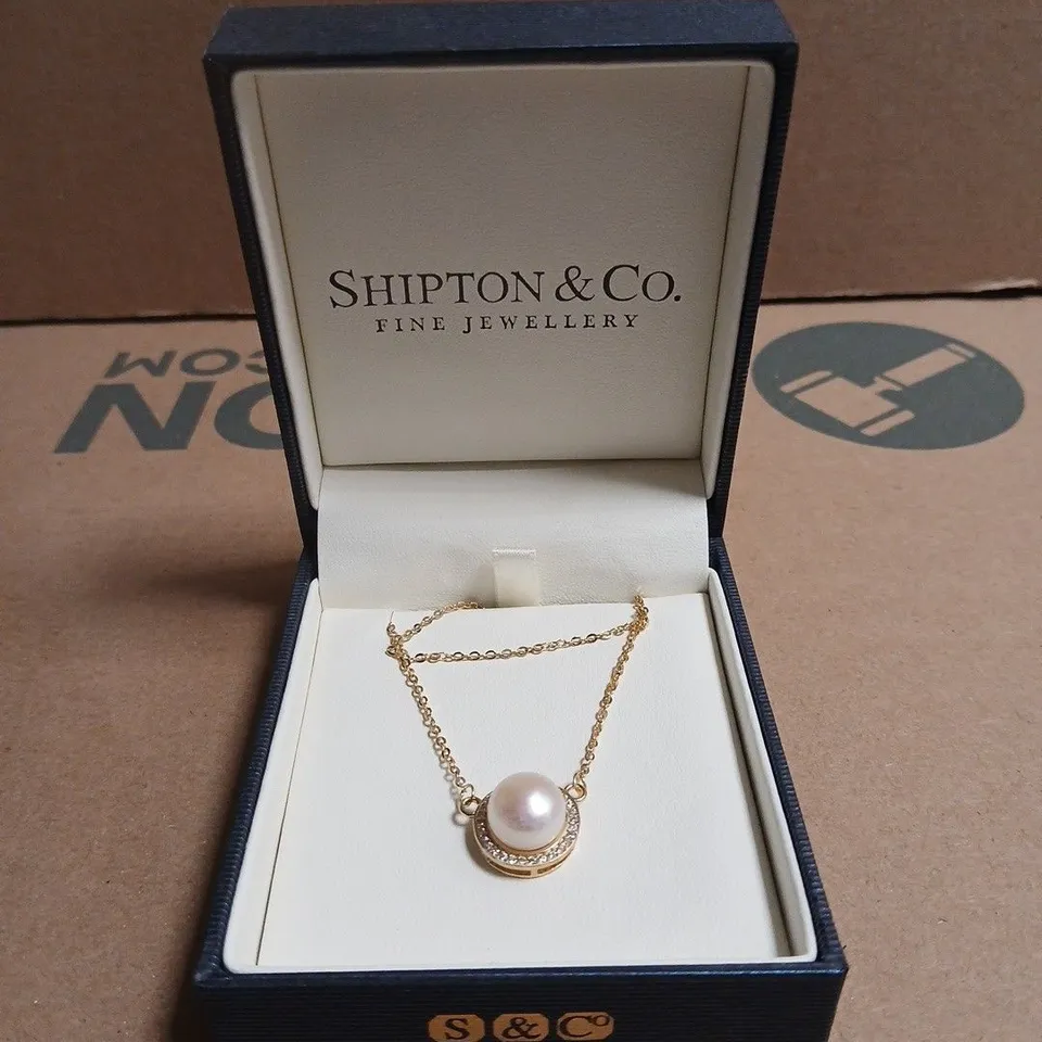 SHIPTON & CO PEARL PENDANT NECKLACE