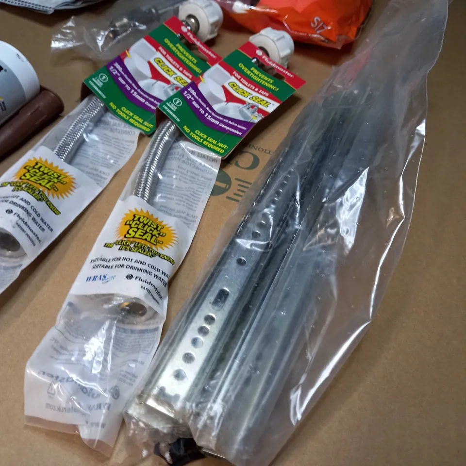 LOT OF APPROX 15 ASSORTED HOUSEHOL/ DIY RELATED ITEMS TO INCLUDE: ALL PURPOSE ADHESIVE, SILICONE, CLICK SEAL