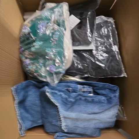 LARGE BOX OF ASSORTED CLOTHING ITEMS IN VARIOUS SIZES, STYLES AND COLOUR 