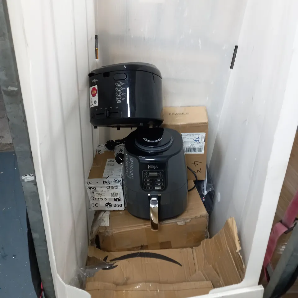 CAGE OF ASSORTED ELECTRICAL ITEMS TOO INCLUDE NINJA AIR FRYERS , CHIP FRYERS , ETC - COLLECTION ONLY 