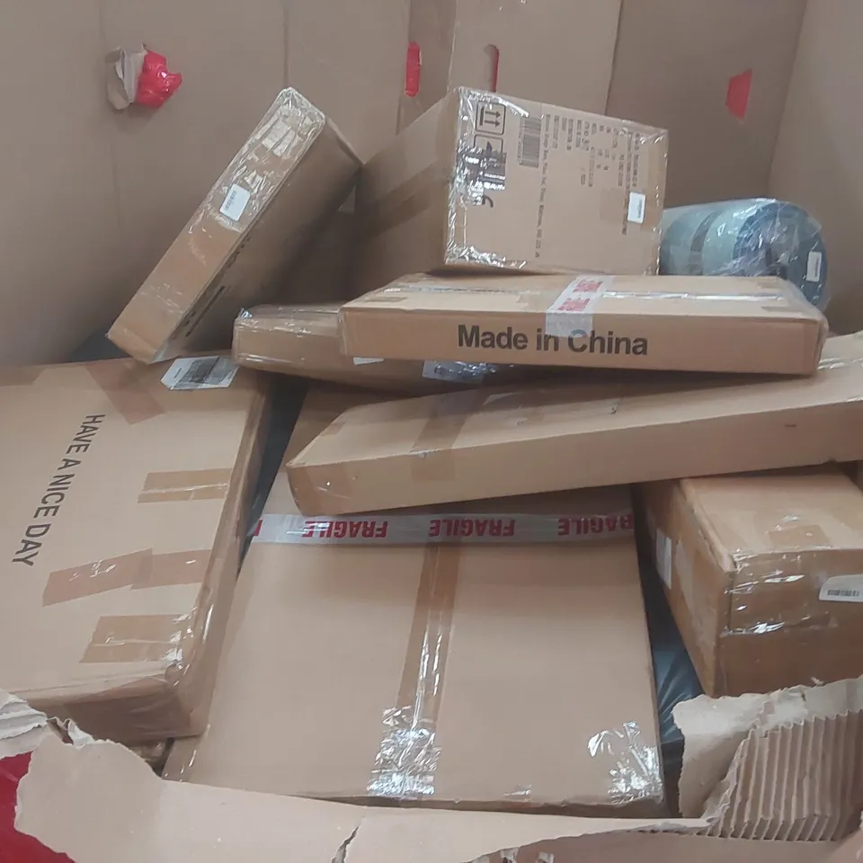 PALLET OF ASSORTED PRODUCTS AND ITEMS TO INCLUDE;SQUARE TOILET RISER,FOLDING DOG STAIRS,PAINO BENCH