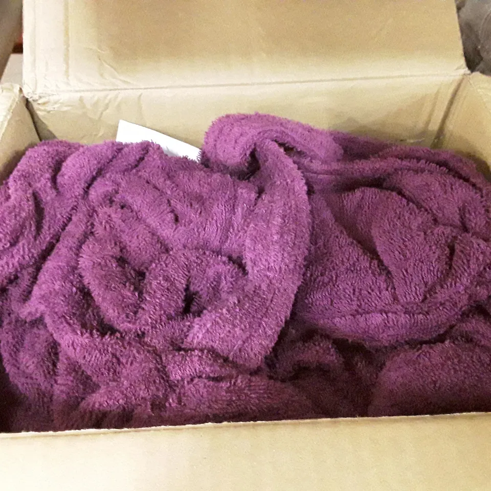 BAGGED WATERPROOF UNISEX BATHROBE WITH HOOD // PURPLE // (1 ITEM)