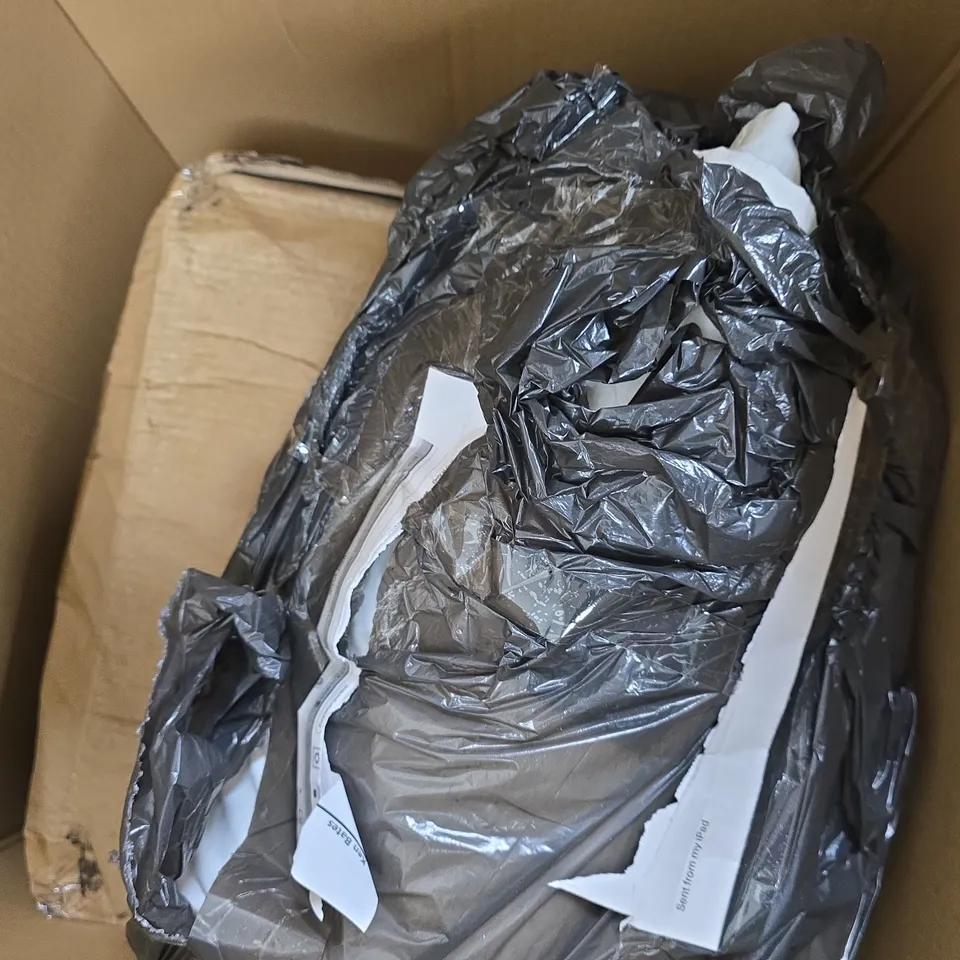 BOX OF APPROXIMATELY 4 ASSORTED HOUSEHOLD ITEMS - COLLECTION ONLY