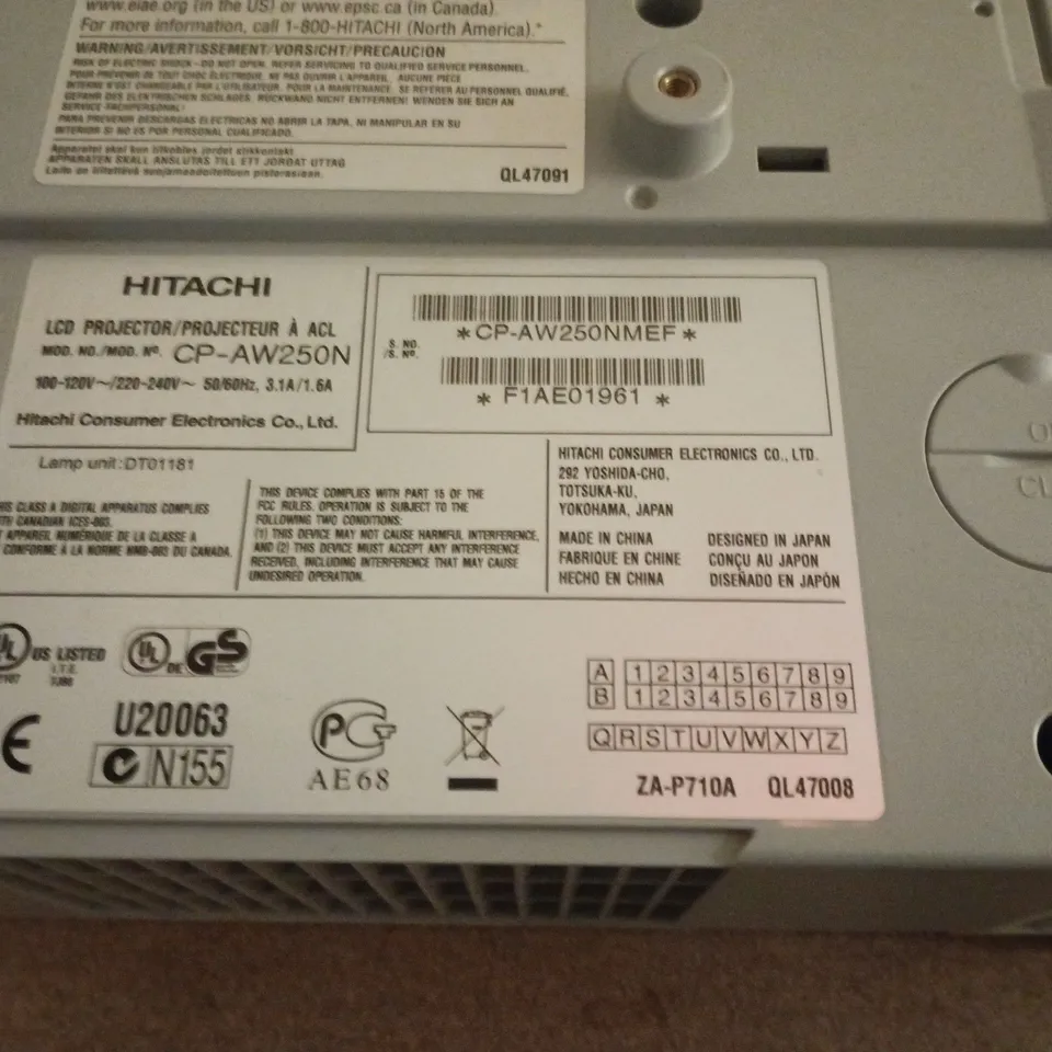 HITACHI LCD PROJECTOR CP-AW250N