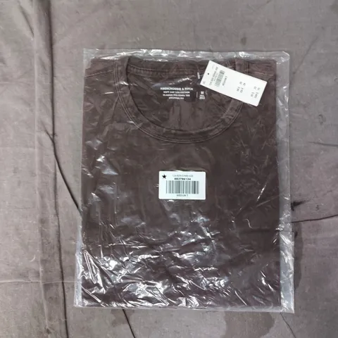 ABERCROMBIE & FITCH CROPPED FIT CLASSIC POLISHED T-SHIRT IN BROWN SIZE MEDIUM