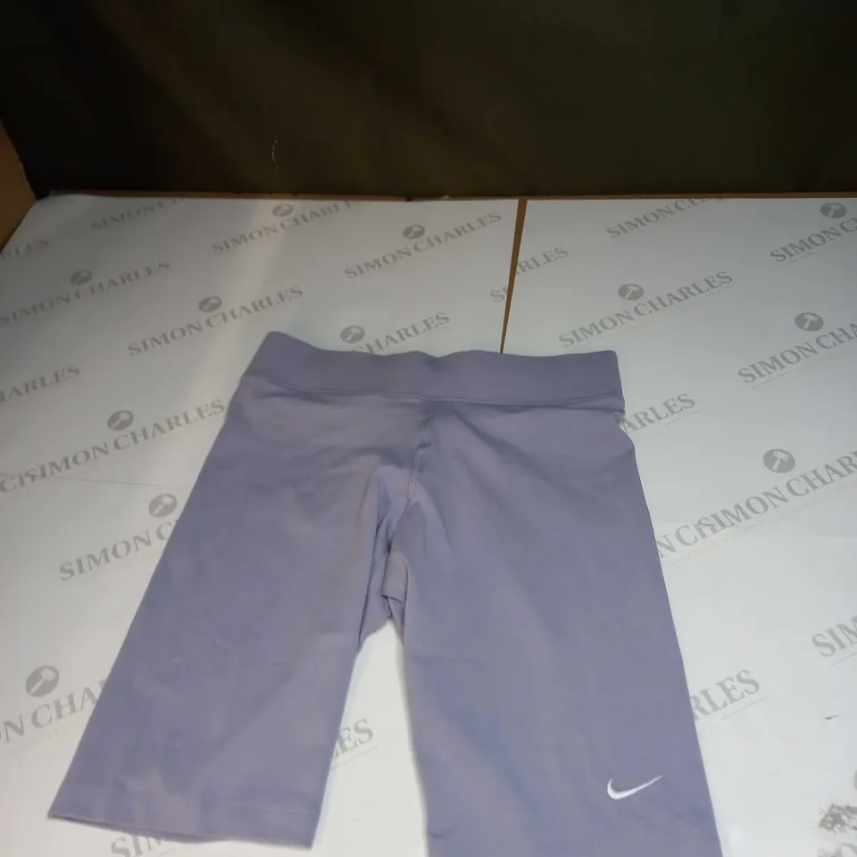 NIKE LOGO TIGHT FIT SHORTS SIZE M