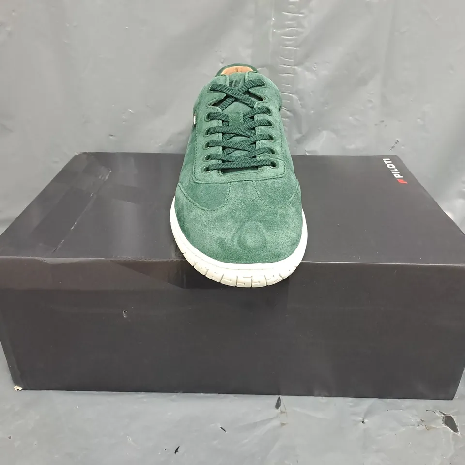 BOXED PAIR OF PILOTI SHIFT SHOES IN TENNESSEE PINE SIZE UK 9.5