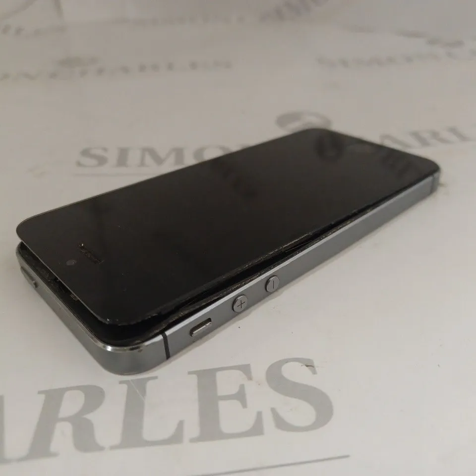 APPLE IPHONE A1533 MOBILE PHONE