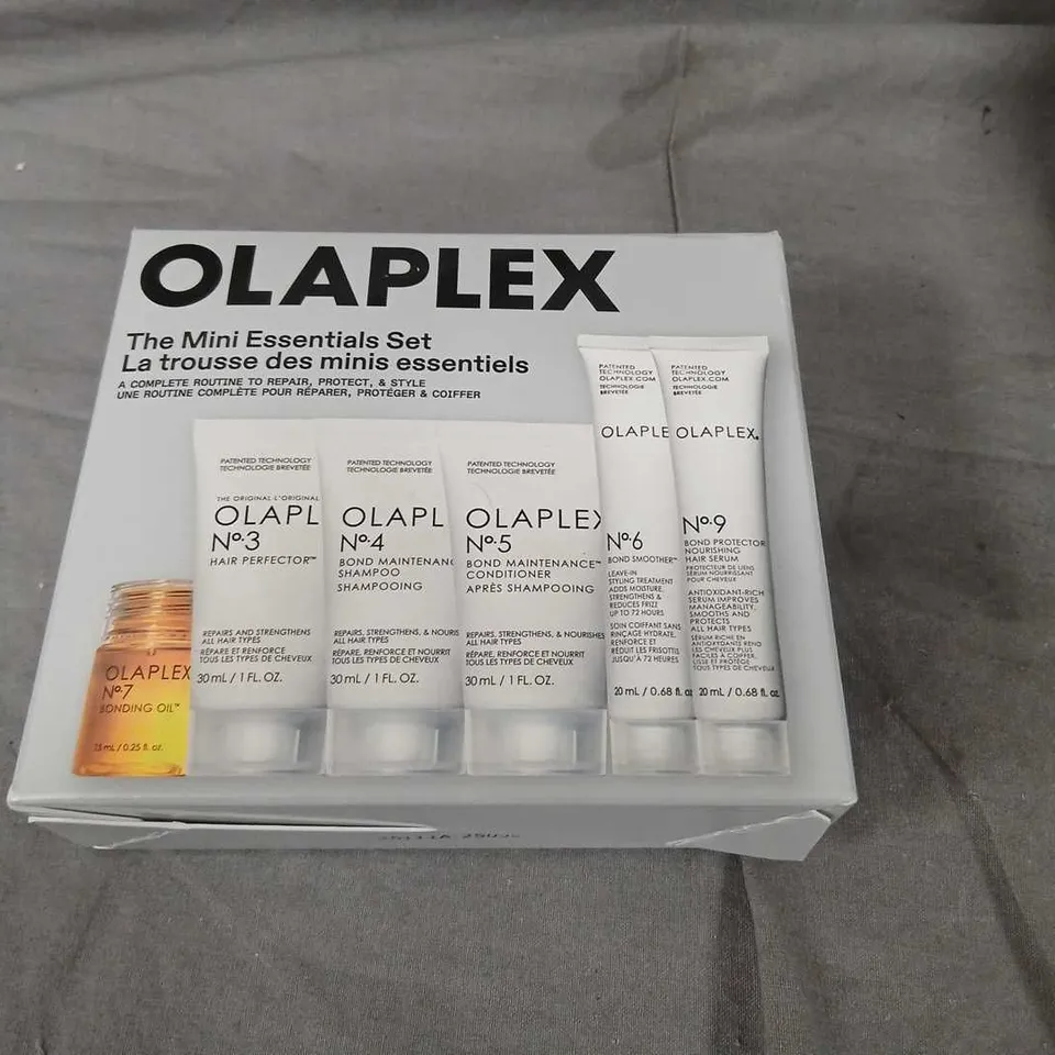 OLAPLEX THE MINI ESSENTIALS SET – HAIR CARE KIT (BOXED)