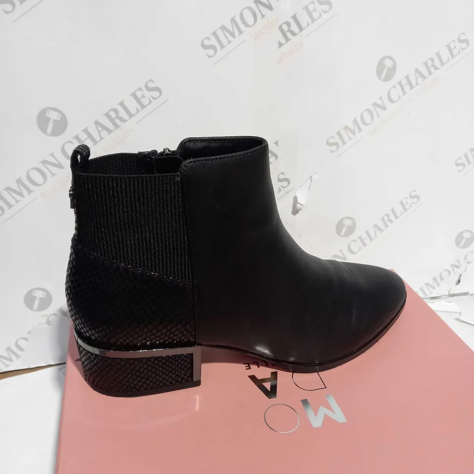 PAIR OF MODA IN PELLE LILITH ANKLE BOOTS BLACK LEATHER SIZE 7