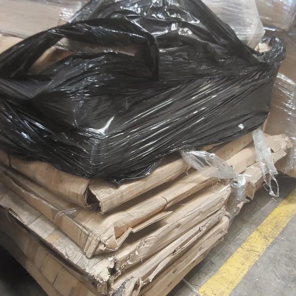 PALLET CONTAINING A VERY LARGE QUANTITY OF ASSORTED BATHROOM FURNITURE PARTS INCLUDING: SHOWER CABIN PARTS ECT