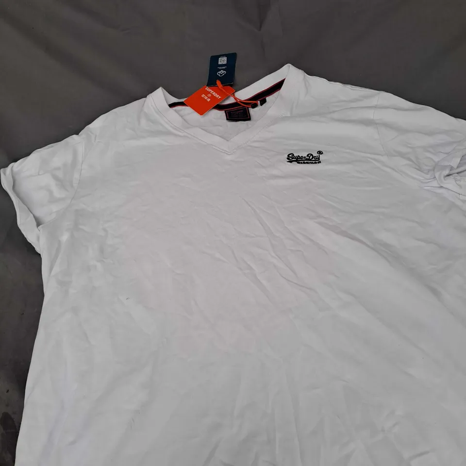 SUPERDRY ESSENTIAL LOGO VEE NECK T-SHIRT SIZE 2XL